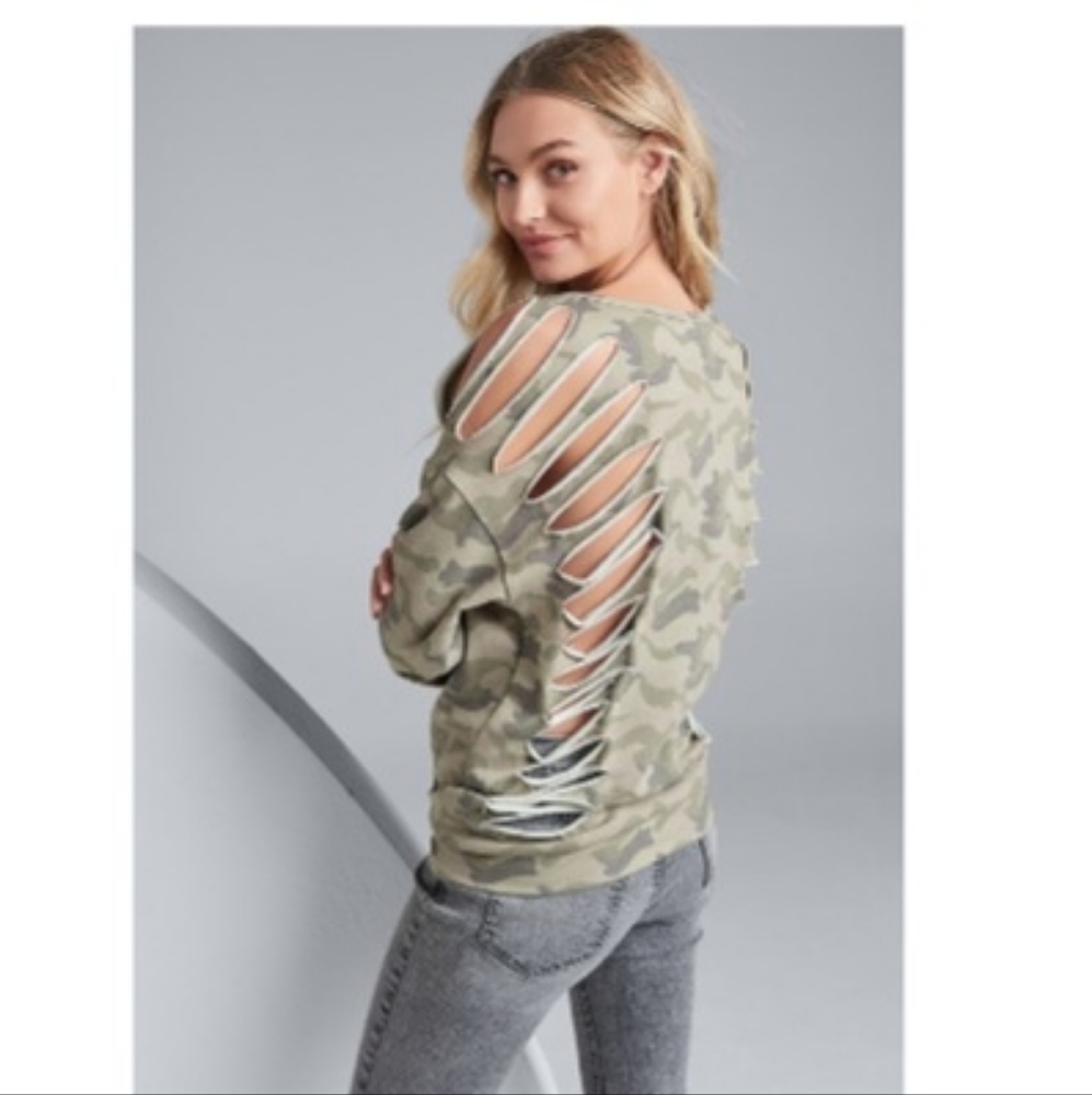 VENUS Slash Detail Sweatshirt (camo/olive)